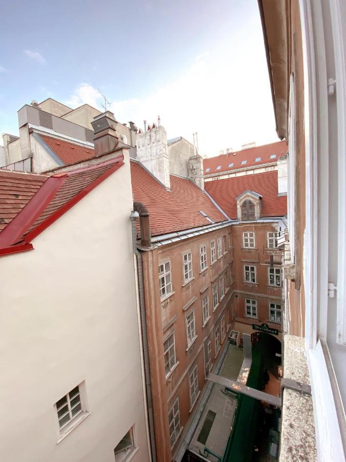 High In Vienna At Stephansplatz Zewnętrze zdjęcie